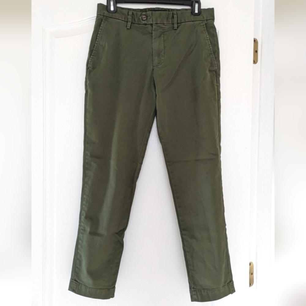 Men's slim-tapered fit Chinos